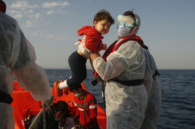 Hàng loạt người di cư bị Hy Lạp gửi trả về đại dương - Ảnh 5.