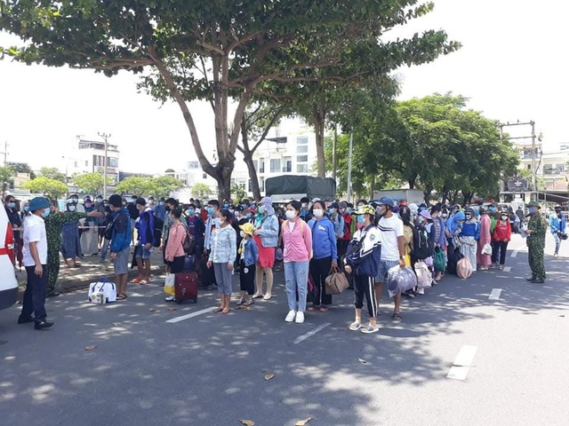 Quảng Bình đón 200 công dân từ Đà Nẵng về cách ly - Ảnh 2.
