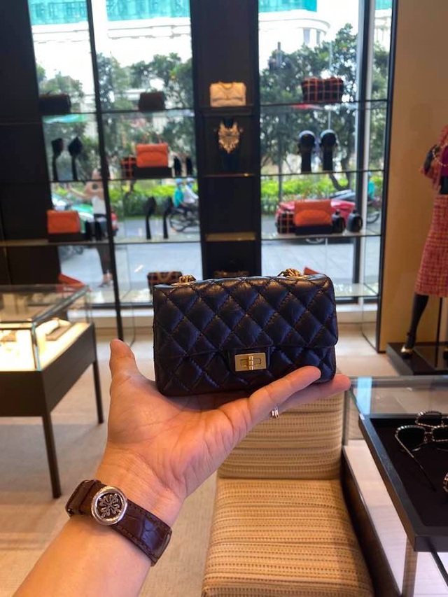 Cường Đô La mua 4 chiếc túi Chanel nhí trị giá tới hơn 600 triệu dành tặng con gái cưng mới chào đời - Ảnh 6.