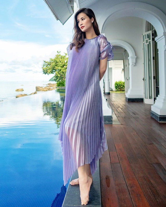 Mặc váy suông vẫn tôn dáng như Tiểu Vy, Jun Vũ - Ảnh 6.