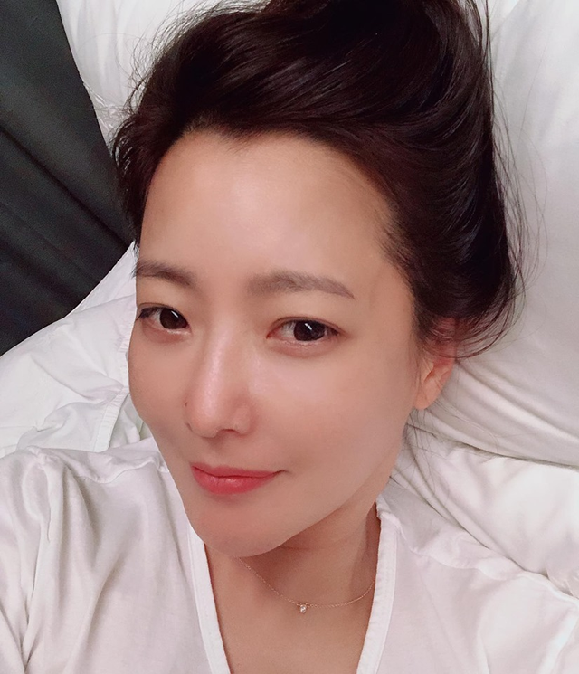 Ở tuổi 43, Kim Hee Sun giữ gìn vóc dáng và làn da búng ra sữa bằng nguyên liệu quen thuộc mà ai cũng biết - Ảnh 4.