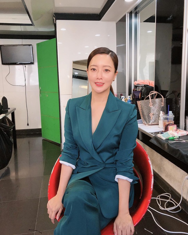 Ở tuổi 43, Kim Hee Sun giữ gìn vóc dáng và làn da búng ra sữa bằng nguyên liệu quen thuộc mà ai cũng biết - Ảnh 9.