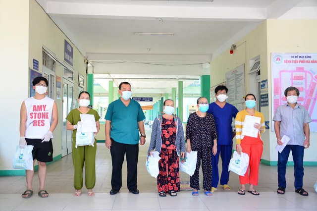 Tiếp tục công bố 11 bệnh nhân mắc COVID-19 được chữa khỏi tại Đà Nẵng - Ảnh 3.