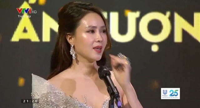 Hồng Diễm khóc không ngừng khi nhận giải Nữ chính ấn tượng nhất VTV Awards, nhắc tới Ngôi sao Khuê của anh Bảo khiến fan vỡ òa - Ảnh 5.