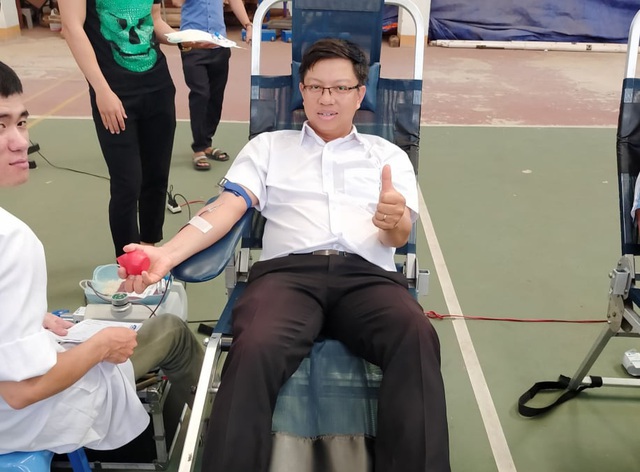Người thầy hàng chục năm hăng say hiến máu, tuyên truyền hiến máu cứu người - Ảnh 2.