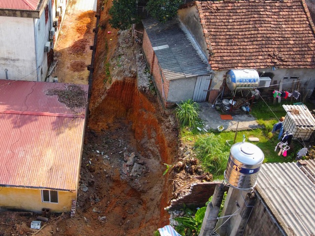 Sập công trình ở Phú Thọ khiến 4 người chết: Tự ý thi công hay “dọn dẹp” đón khai giảng? - Ảnh 4.