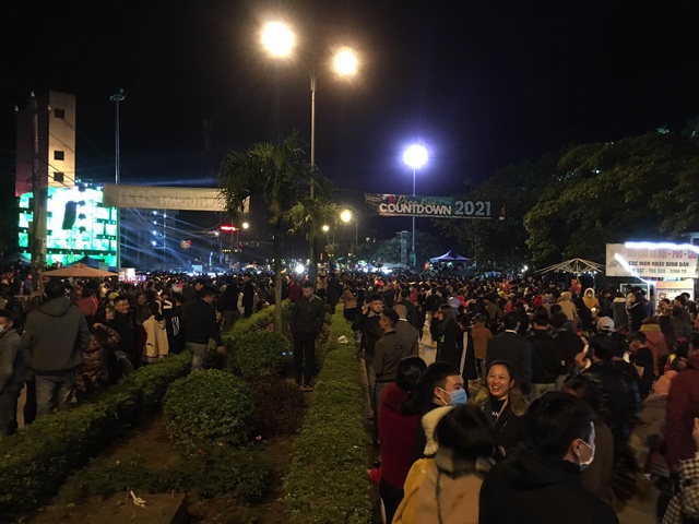 Hàng ngàn người “quên lạnh” trong đêm Phong Nha Countdown Party 2021 - Ảnh 3.