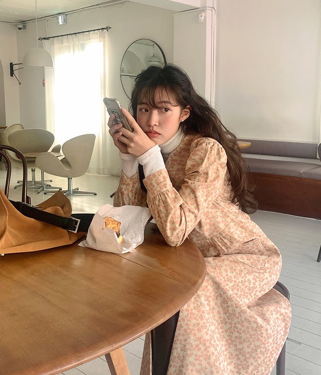 Năm mới già thêm một tuổi nhưng chị em cứ sắm 5 kiểu váy này là trông vừa trẻ hẳn ra, vừa sang thêm mấy bậc - Ảnh 14. Năm mới già thêm một tuổi nhưng chị em cứ sắm 5 kiểu váy này là trông vừa trẻ hẳn ra, vừa sang thêm mấy bậc - Ảnh 14.