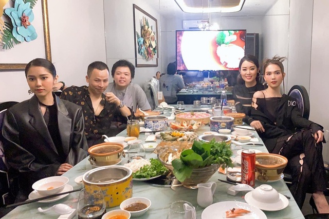 Sao Việt đón năm 2021 bên người thân, bạn bè - Ảnh 5. Sao Việt đón năm 2021 bên người thân, bạn bè - Ảnh 5.