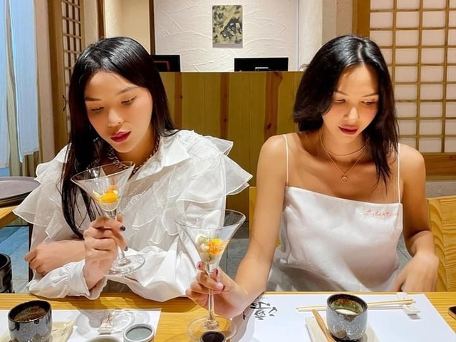 Sao Việt đón năm 2021 bên người thân, bạn bè - Ảnh 10. Sao Việt đón năm 2021 bên người thân, bạn bè - Ảnh 10.