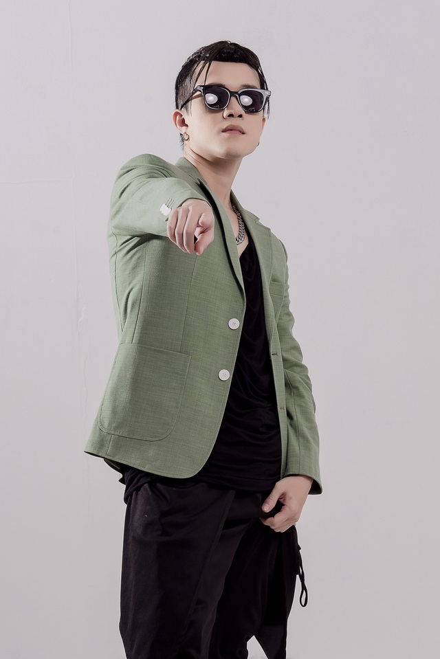 Rapper Việt từng chung sân khấu với Bigbang ra MV Hà Nội Chill - Ảnh 1.