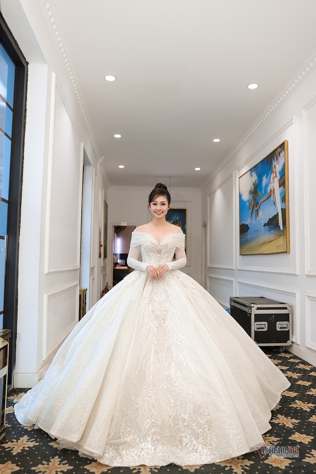 MC Thùy Linh VTV xinh đẹp trong lễ cưới với diễn viên Hiếu Su - Ảnh 2.