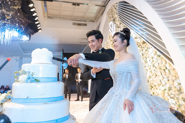 MC Thùy Linh VTV xinh đẹp trong lễ cưới với diễn viên Hiếu Su - Ảnh 13.