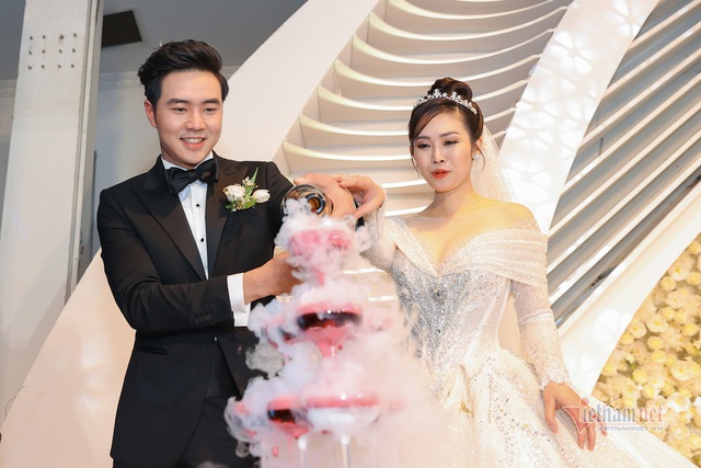 MC Thùy Linh VTV xinh đẹp trong lễ cưới với diễn viên Hiếu Su - Ảnh 14.