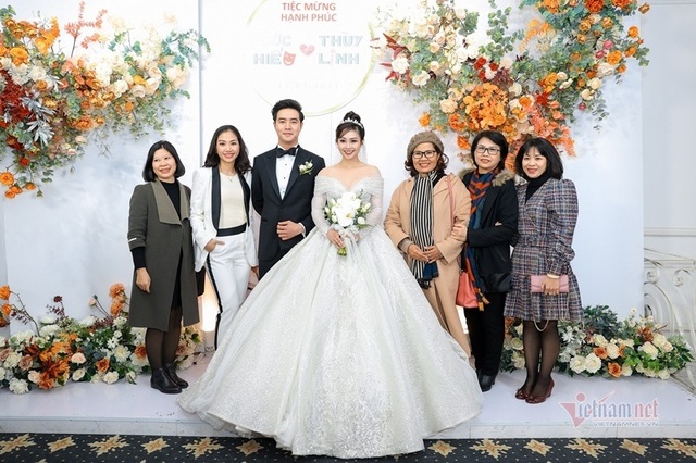 MC Thùy Linh VTV xinh đẹp trong lễ cưới với diễn viên Hiếu Su - Ảnh 4.