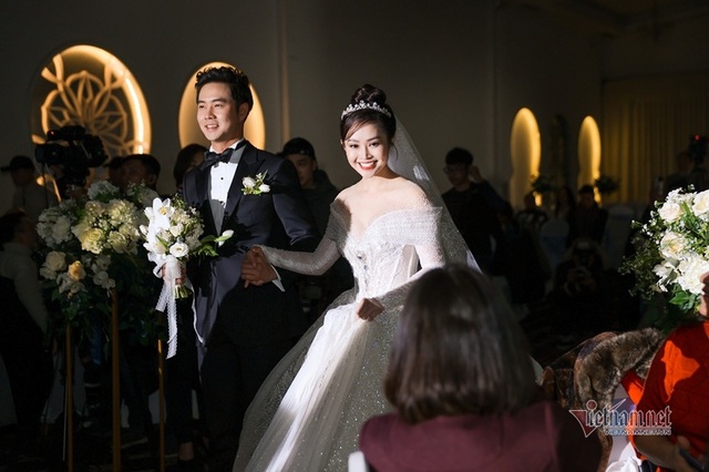 MC Thùy Linh VTV xinh đẹp trong lễ cưới với diễn viên Hiếu Su - Ảnh 8.