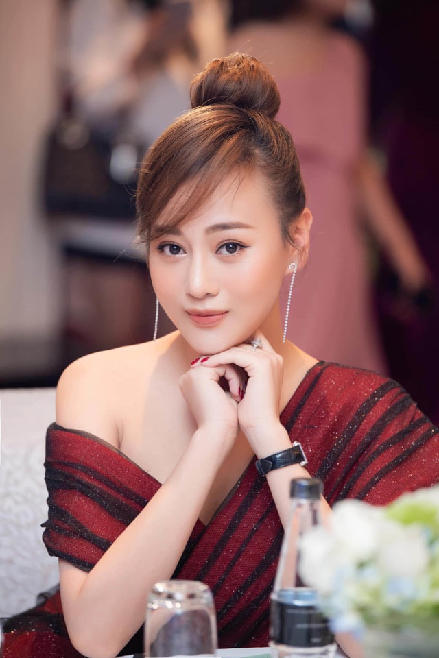 Phương Oanh Quỳnh búp bê tuổi 32 xinh đẹp, nổi tiếng và giàu có - Ảnh 21.