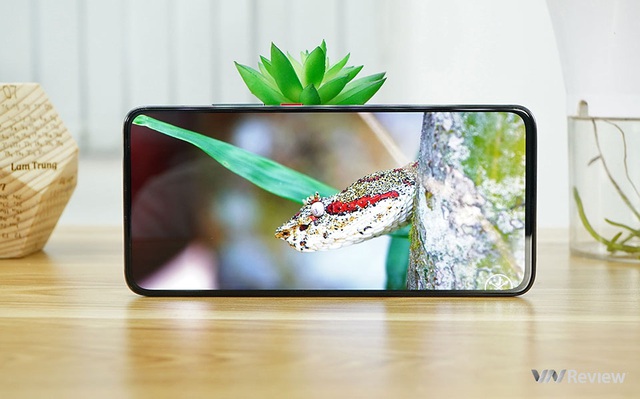 10 smartphone sạc nhanh nhất bán ở Việt Nam trong năm 2020 - Ảnh 11.