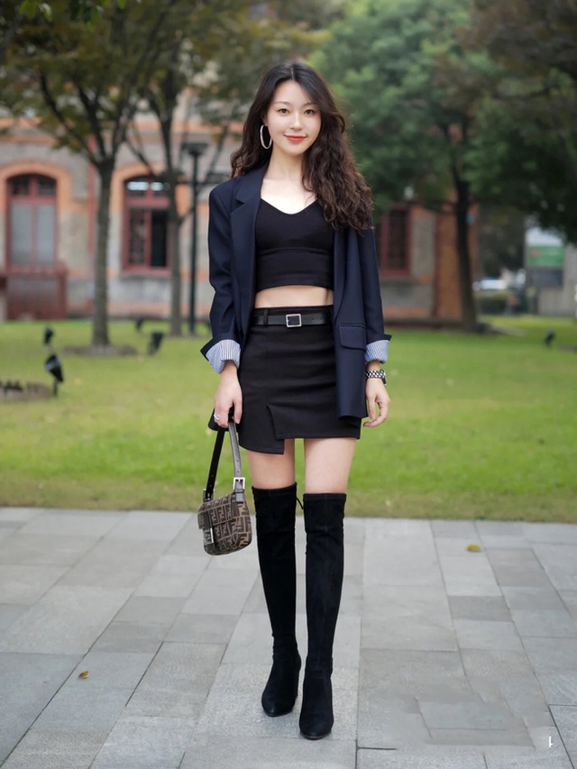 Street style Châu Á: Học được cả loạt cách mix đồ hay ho để Tết này chẳng lo mặc xấu - Ảnh 1.