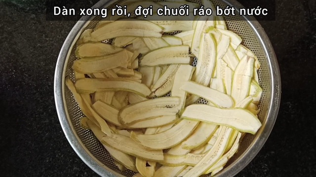 Chuối xanh chờ mãi không chín, đem làm món này ngon không tưởng, ngày Tết lại có thứ nhâm nhi - Ảnh 4.