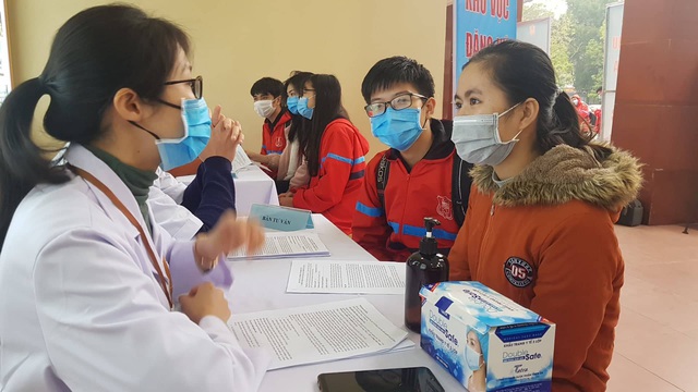 Phó Thủ tướng: Bảo đảm an toàn cao nhất khi tiêm vaccine COVID-19 cho người dân - Ảnh 3.