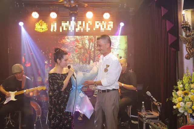 Bất ngờ ca sĩ Thanh Thanh Hiền giúp đỡ giọng ca bolero U50 - Ảnh 3.
