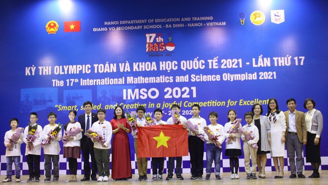 Việt Nam giành 2 Huy chương Vàng Olympic Toán học và Khoa học quốc tế - Ảnh 1.