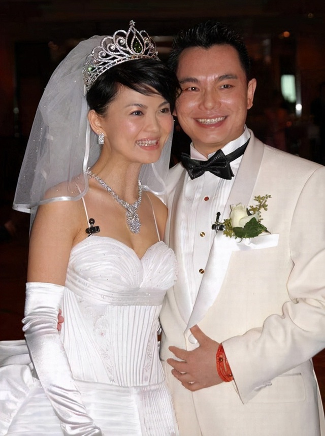 Những cuộc hôn nhân đoản mệnh của Cbiz: Song Hye Kyo Trung Quốc ly hôn vì chồng hành vi đồi bại, có người bỏ chồng vì phá sản - Ảnh 5.