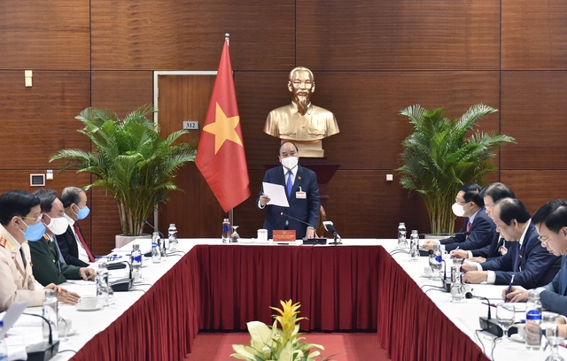 Thủ tướng: Phong toả toàn bộ TP Chí Linh, tạm dừng hoạt động cảng hàng không Vân Đồn từ trưa 28/1 - Ảnh 2.