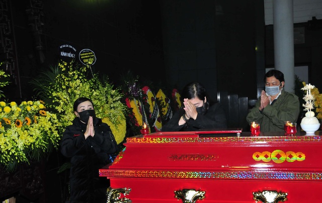 Lễ tang NSND Trung Kiên: Nhiều thế hệ học trò nghẹn ngào đến viếng - Ảnh 9.