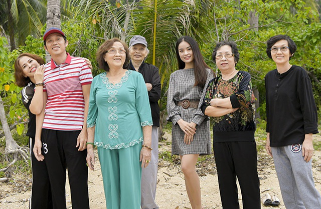 Đại gia đình Hoài Linh nghỉ dưỡng ở Nha Trang - Ảnh 2.