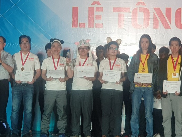 Chàng trai đoạt huy chương vàng cuộc thi lập trình sinh viên quốc tế - Ảnh 2.