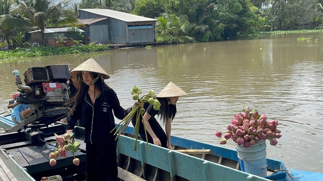 Hình ảnh đậm chất miền Tây trước ngày đám cưới Á hậu Thuý An - Ảnh 5.