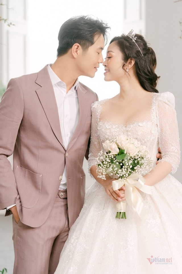 Ảnh cưới của MC Thùy Linh VTV và chồng diễn viên kém 5 tuổi - Ảnh 9.