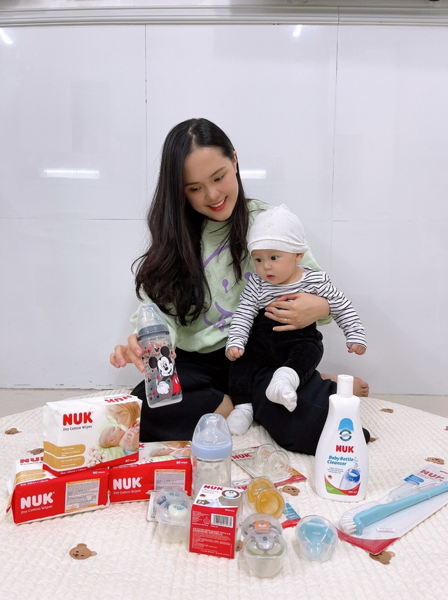 Quỳnh Anh chuẩn vai “Mẹ bỉm sữa thế hệ Z” với kinh nghiệm cho con tu ti - Ảnh 7.