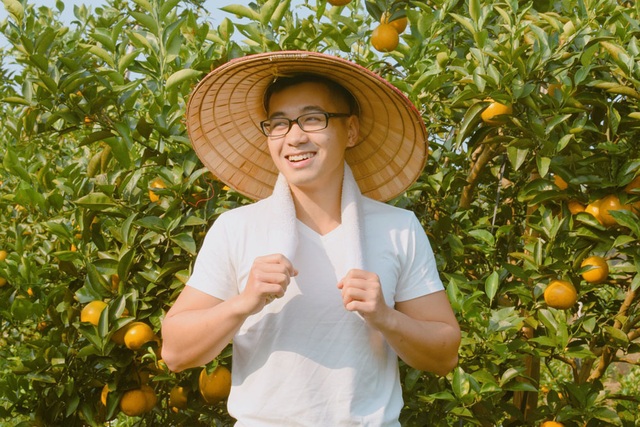 Chàng trai Hà Nội về quê trồng cam, thu nhập hàng tỷ đồng - Ảnh 1.