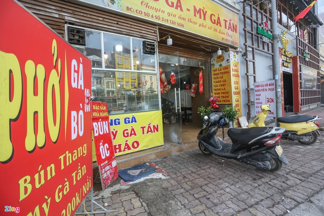 Tiệm vàng, quán ăn ở Hà Nội mở hàng lấy ngày mùng 2 Tết - Ảnh 6.