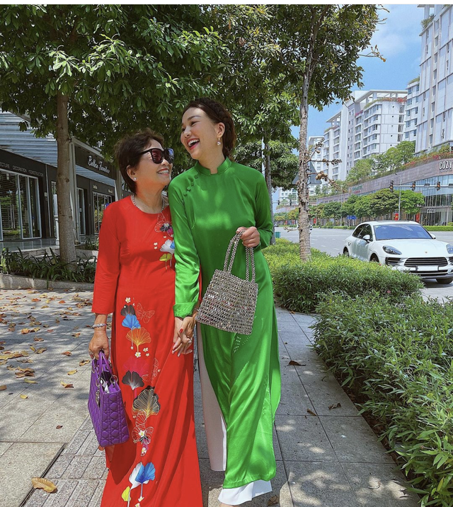 Sao Việt chuộng áo dài dạo phố ngày mùng 1 Tết - Ảnh 3.
