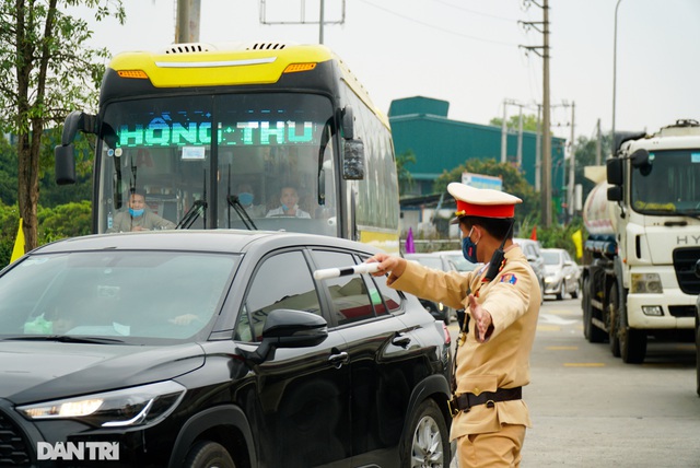 Hàng vạn người đổ về thủ đô trong ngày nghỉ Tết Nguyên đán cuối cùng - Ảnh 15.