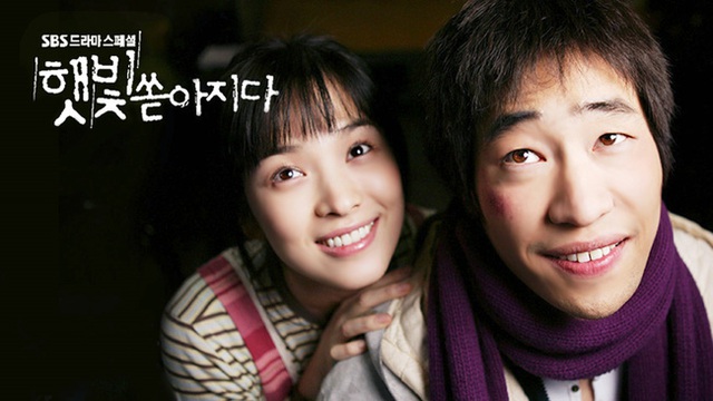 Mặc kệ chồng cũ liên tục có động thái, Song Hye Kyo vẫn thoải mái xuất hiện bên cạnh người đàn ông này - Ảnh 3. Mặc kệ chồng cũ liên tục có động thái, Song Hye Kyo vẫn thoải mái xuất hiện bên cạnh người đàn ông này - Ảnh 3.