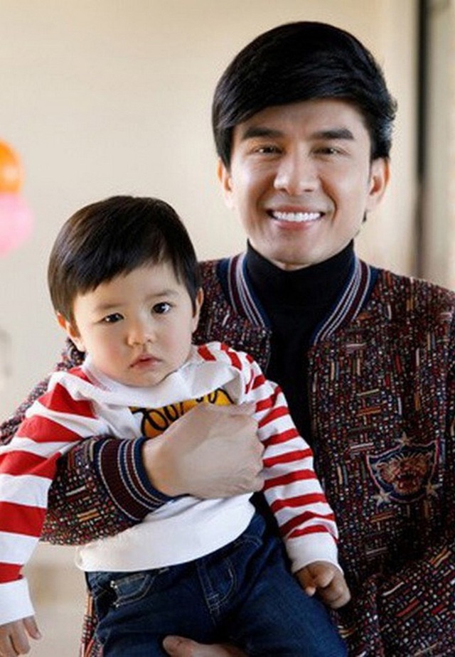  Con trai Đan Trường - Rich kid thứ thiệt showbiz Việt: 4 tuổi mặc đồ Gucci, có công ty riêng, tháng kiếm sương sương nghìn đô, được bố mẹ chiều hết nấc - Ảnh 2.