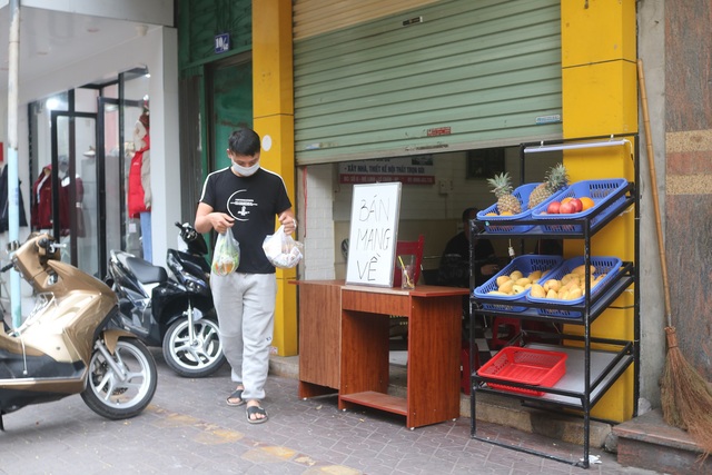 Nhiều hàng quán ở Hải Phòng chuyển sang hình thức bán mang về - Ảnh 10.