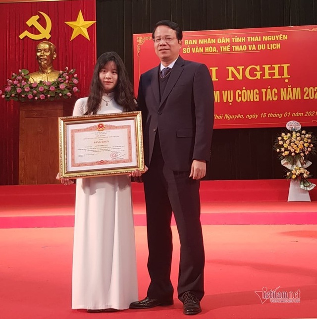 Đường đi học 200 km của nữ sinh lớp 10 v&ocirc; địch cờ vua thế giới - Ảnh 7.