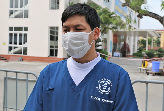 Bệnh nhi sơ sinh đầu tiên mắc COVID-19 tại Việt Nam đã khỏi bệnh - Ảnh 4.