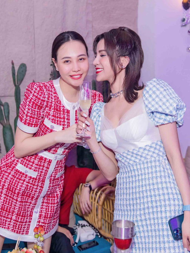 Chơi thân với nhau, Đàm Thu Trang diện kín như bưng, Diệp Lâm Anh lại quyến rũ ngất ngây - Ảnh 5. Chơi thân với nhau, Đàm Thu Trang diện kín như bưng, Diệp Lâm Anh lại quyến rũ ngất ngây - Ảnh 5.