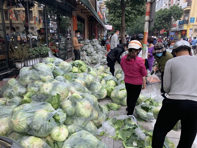 Giải cứu nông sản Hải Dương: Chỉ muốn bán cao lên cho bà con đỡ khổ - Ảnh 10.