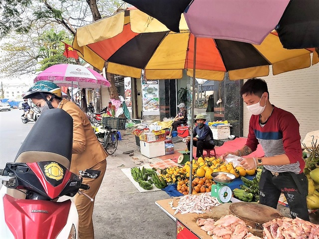 Nhịp sống Hải Phòng trong những ngày xuất hiện 3 ca mắc COVID-19 - Ảnh 14.