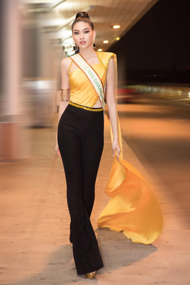 Ngọc Thảo mặc đồ bảo hộ, đeo sash Việt Nam lên đường chinh phục Miss Grand International 2020 - Ảnh 3.