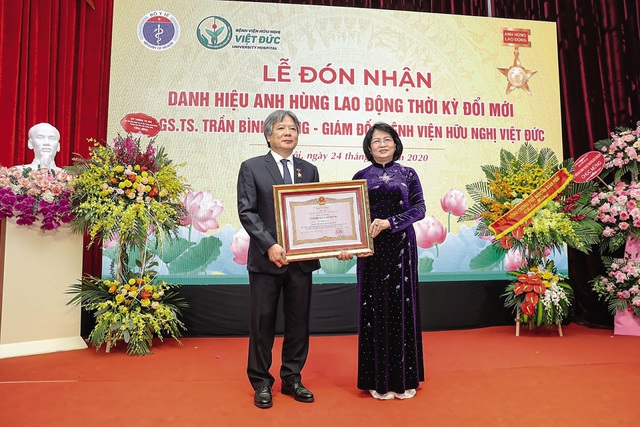 “Áp lực” của giám đốc bệnh viện ngoại khoa hạng đặc biệt đầu tiên ở Việt Nam - Ảnh 1.
