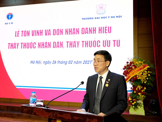 5 chuyên gia y khoa hàng đầu thuộc Đại học Y Hà Nội nhận danh hiệu Thầy thuốc Nhân dân - Ảnh 4.